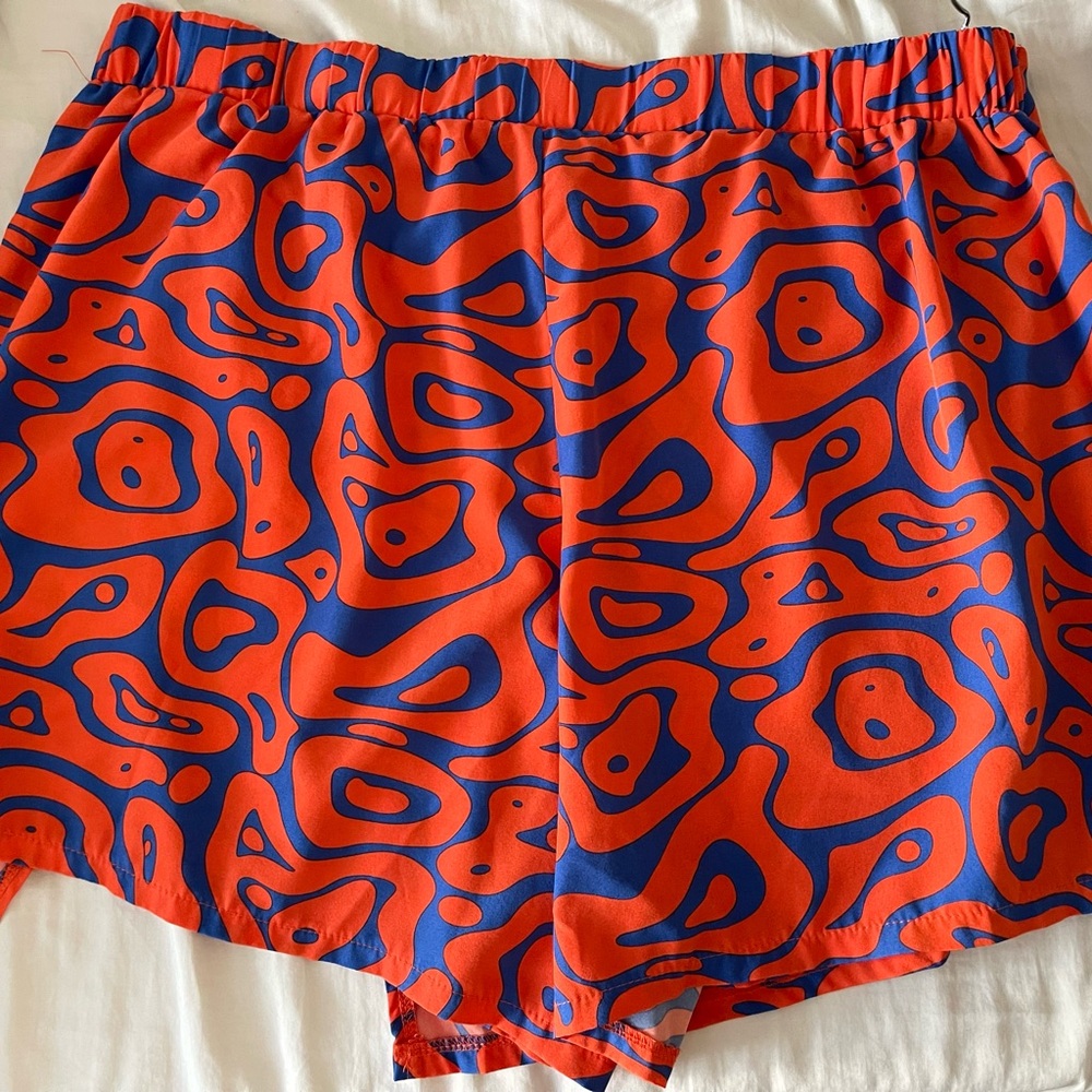 SHEIN Curve - Women’s Abstract Print Red and Blue Mini Skort (2XL) - Picture 3 of 5